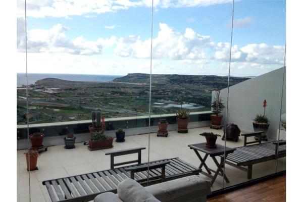 3 bedroom Penthouse to rent in Mellieħa - €1,800