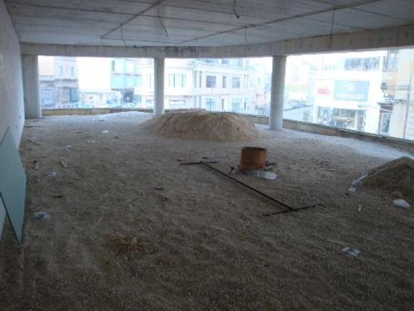 Showroom to rent in Gzira