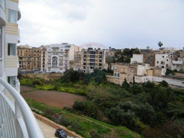 St Julian's Apartment - Image 1