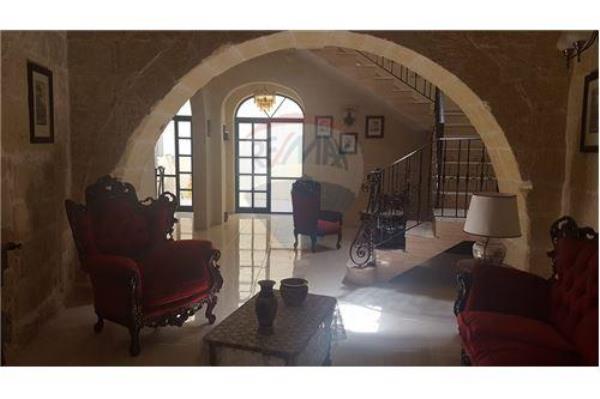 Gozo - Victoria House of Character