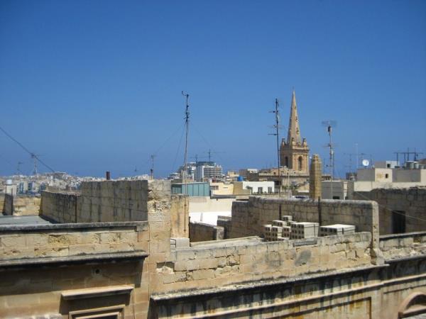 Office block to rent in Valletta