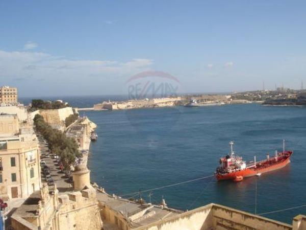 Valletta Apartment - Image 1