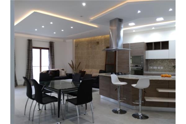 3 bedroom Maisonette to rent in Żebbuġ - €1,400 - 50m²