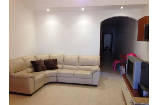 3 bedroom Apartment to rent in Attard - €1,400 - 10m²
