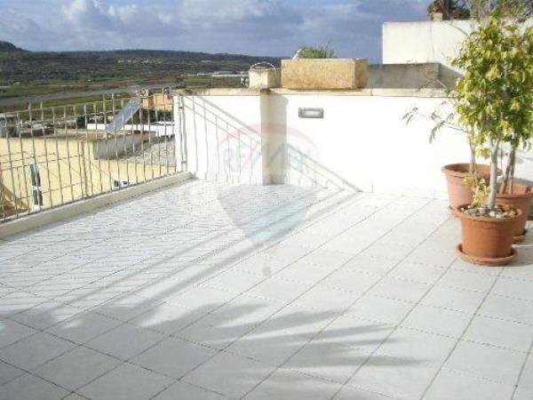 3 bedroom Penthouse to rent in Mġarr - €2,000