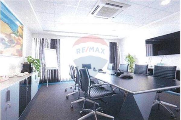 Office space to rent in Gzira