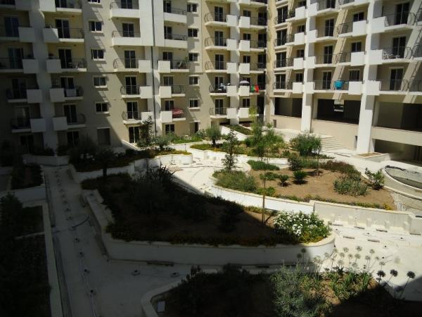 2 bedroom Maisonette to rent in Gżira - €1,150