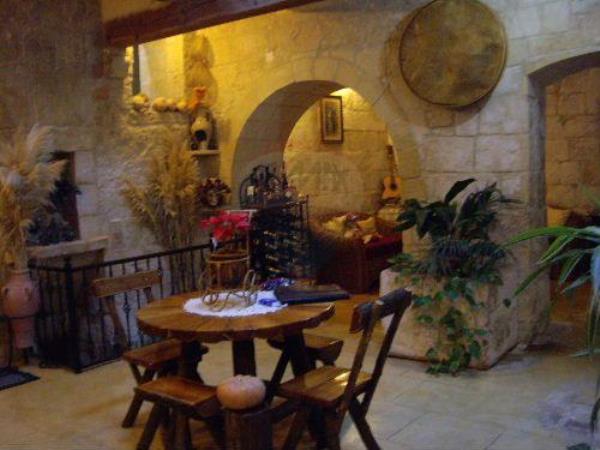 3 bedroom House of Character to rent in Naxxar - €1,600