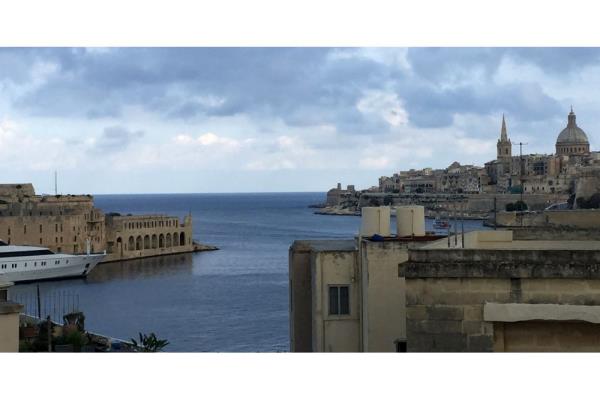 Office block to rent in Ta' Xbiex