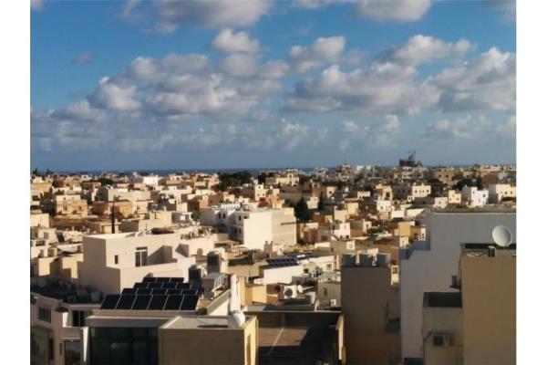 1 bedroom Penthouse to rent in San Ġwann - €1,000