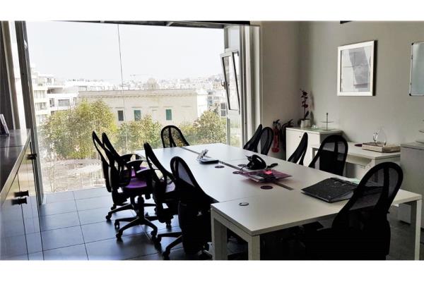 Office block to rent in St Julian's