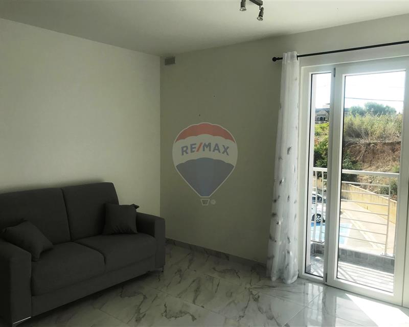 Apartment in Pembroke - View 2