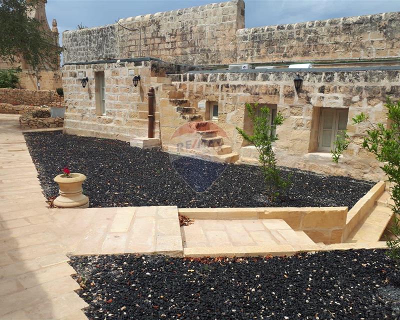 Farmhouse - For Rent, Qormi