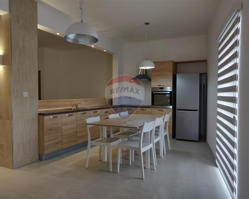 Maisonette Duplex - For Rent, Zabbar