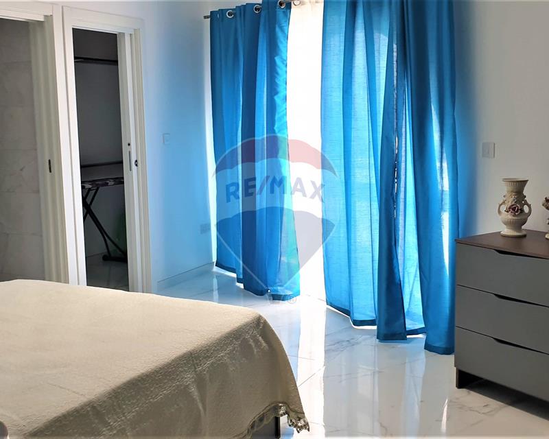 Apartment - For Rent - More