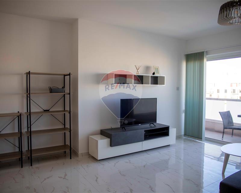Apartment - For Rent - View 2