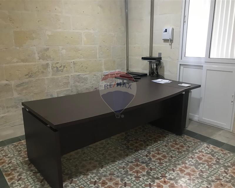 Office Space - For Rent - Veduta 2