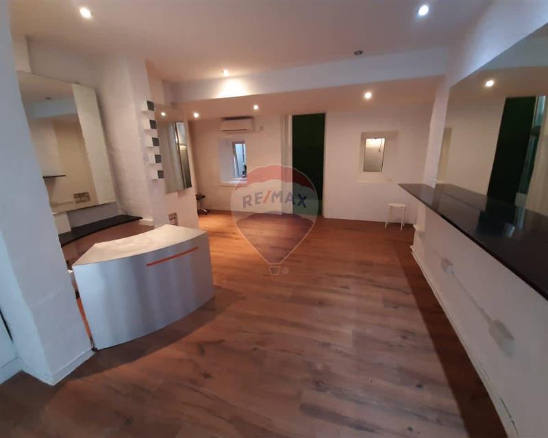 Salon/Hairdresser/Beautician - For Rent, Sliema