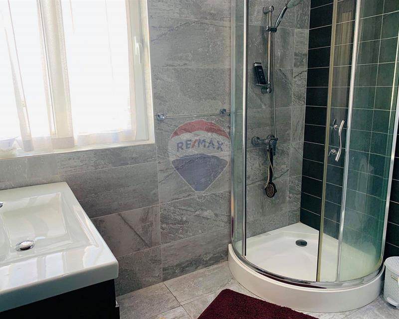 Penthouse - For Rent - More