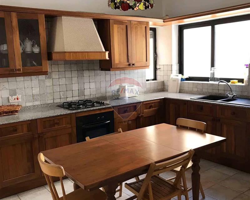 Maisonette - For Rent