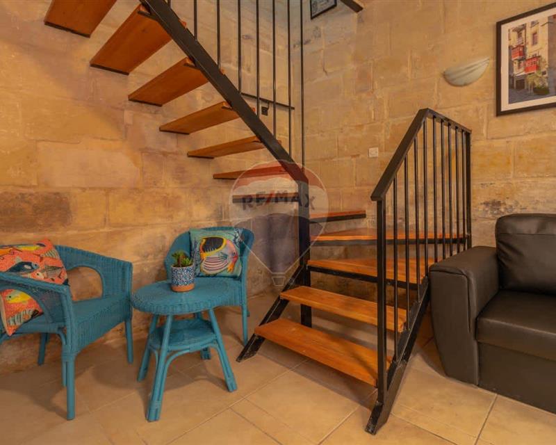 Maisonette - For Rent, Valletta