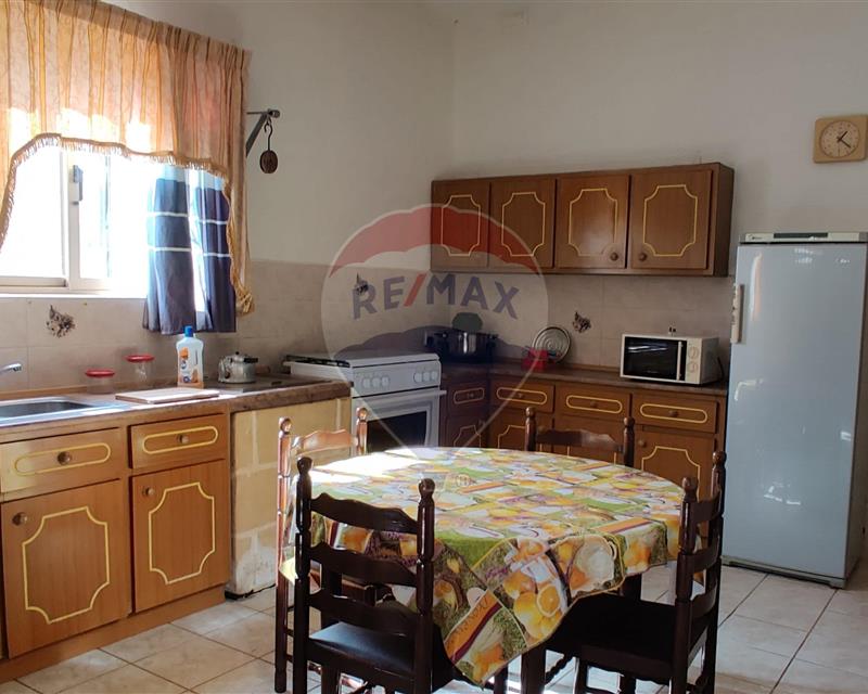 Maisonette Solitary - For Rent, Zabbar