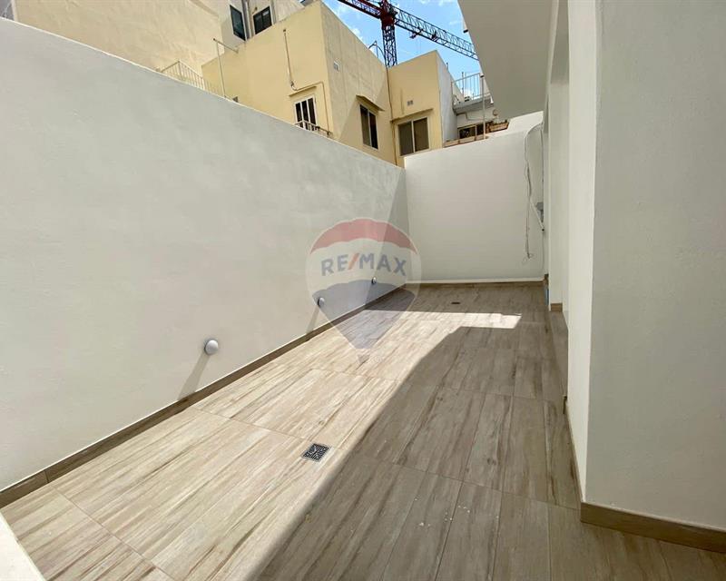Apartment - For Rent - More