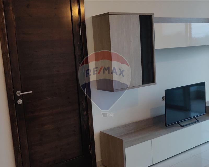 Apartment - For Rent - View 2