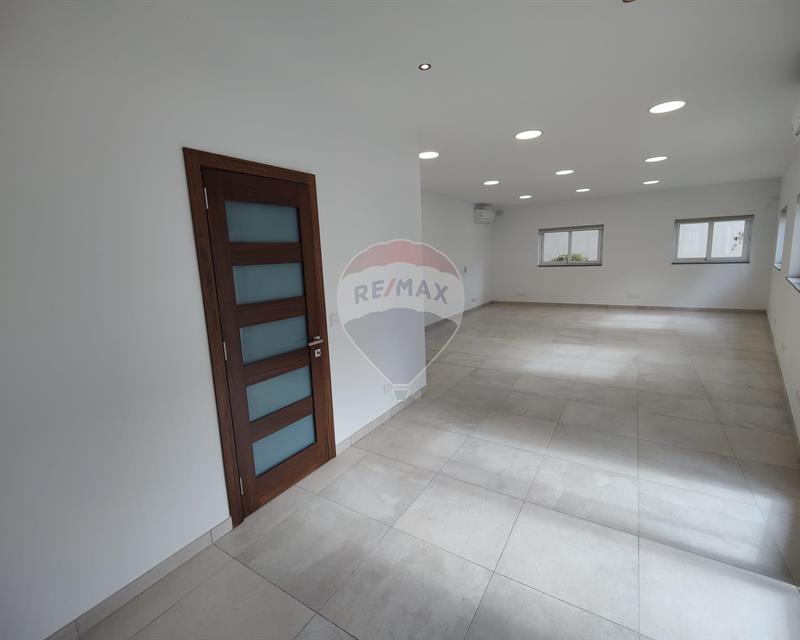 Shop - For Rent, Swatar