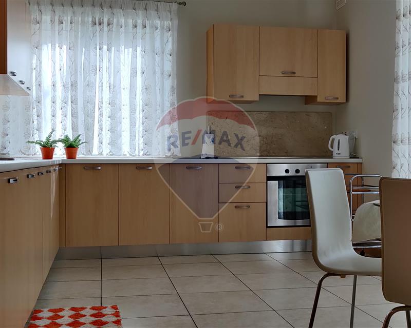 Maisonette Semi-detached - For Rent