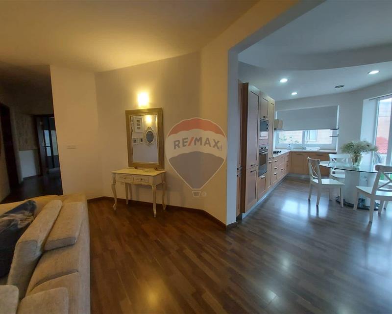 Maisonette Semi-detached - For Rent