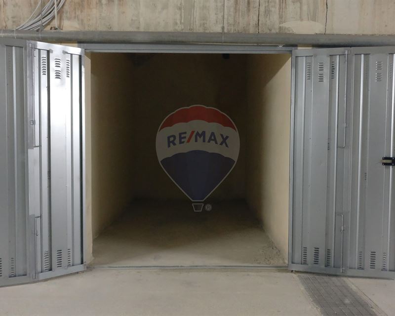 Garage (Residential) in Gzira