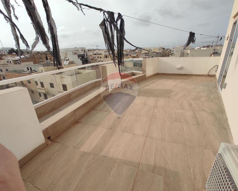 Penthouse - For Rent - More