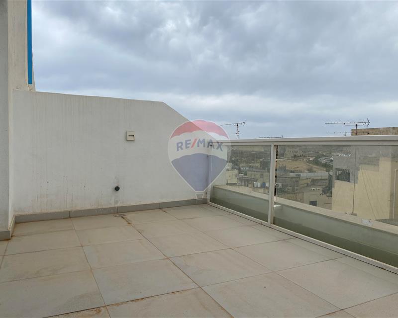 Penthouse - For Rent, Gzira