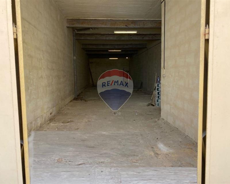 Garage (Commercial) - For Rent