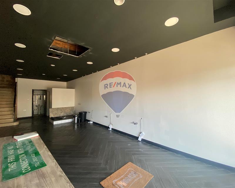 Shop - For Rent - View 4