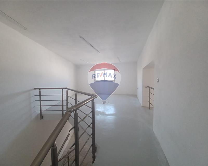Warehouse with Office Space - For Rent, Mosta