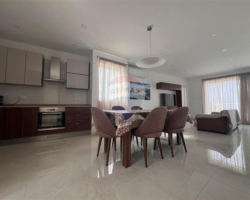 Penthouse - For Rent, Kalkara