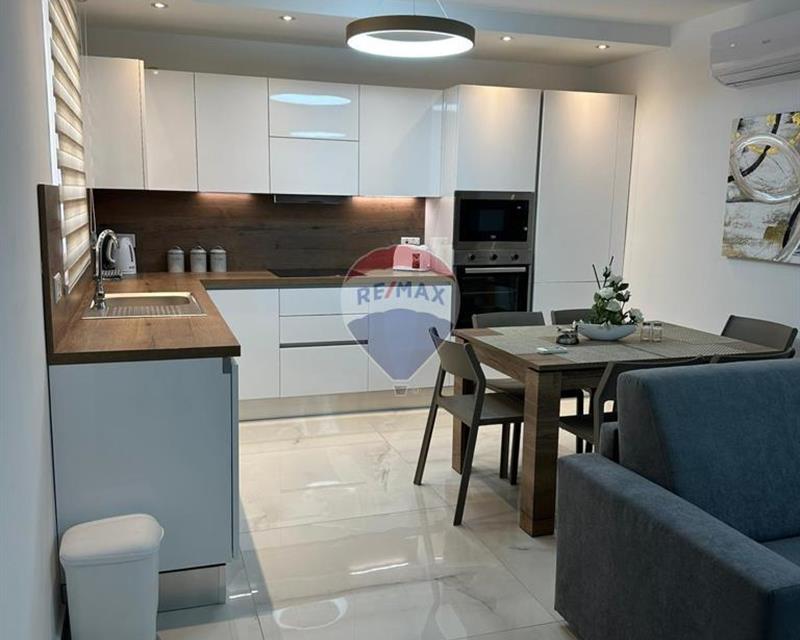 Maisonette - For Rent, Ta' Xbiex