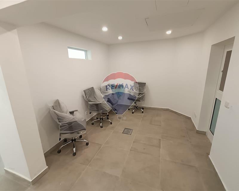 Shop - For Rent - View 3
