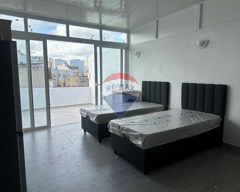 Studio Flat - For Rent