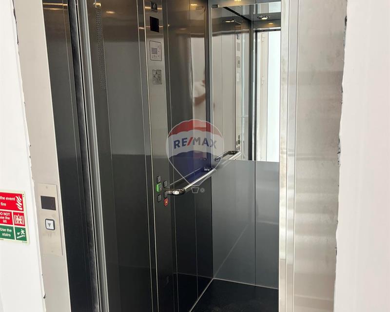 Office Block - For Sale - View 3