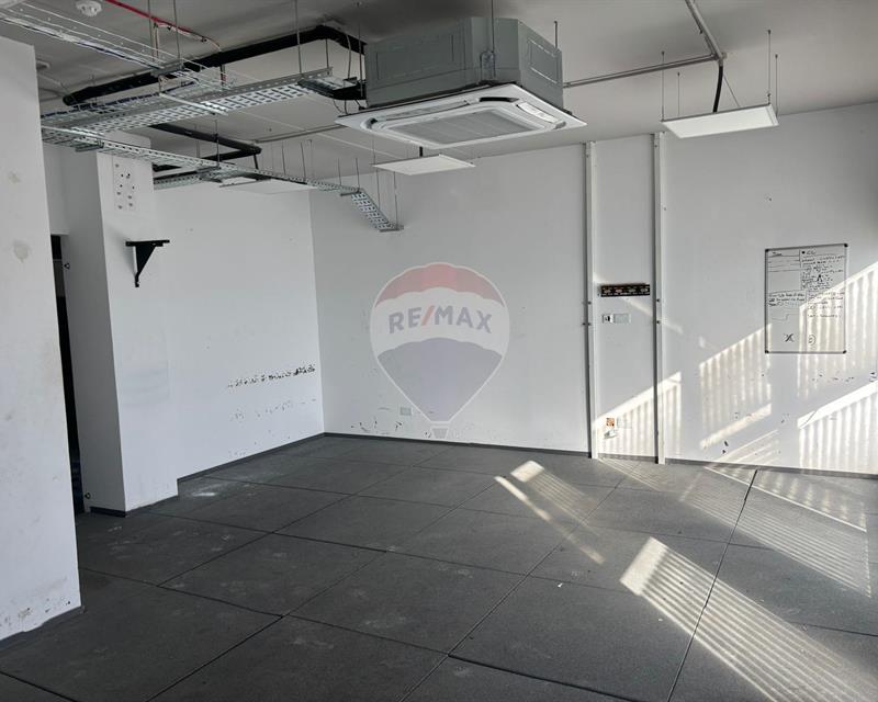 Office Space - For Rent - Veduta 3