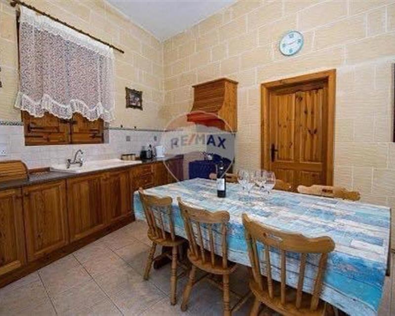 Farmhouse - For Rent - Aktar
