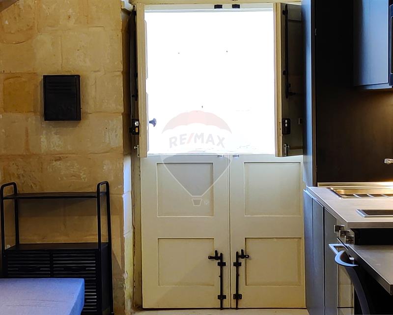 Studio Flat - For Rent, Cospicua