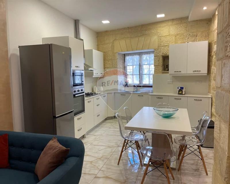 House of Character - For Rent - Veduta 2