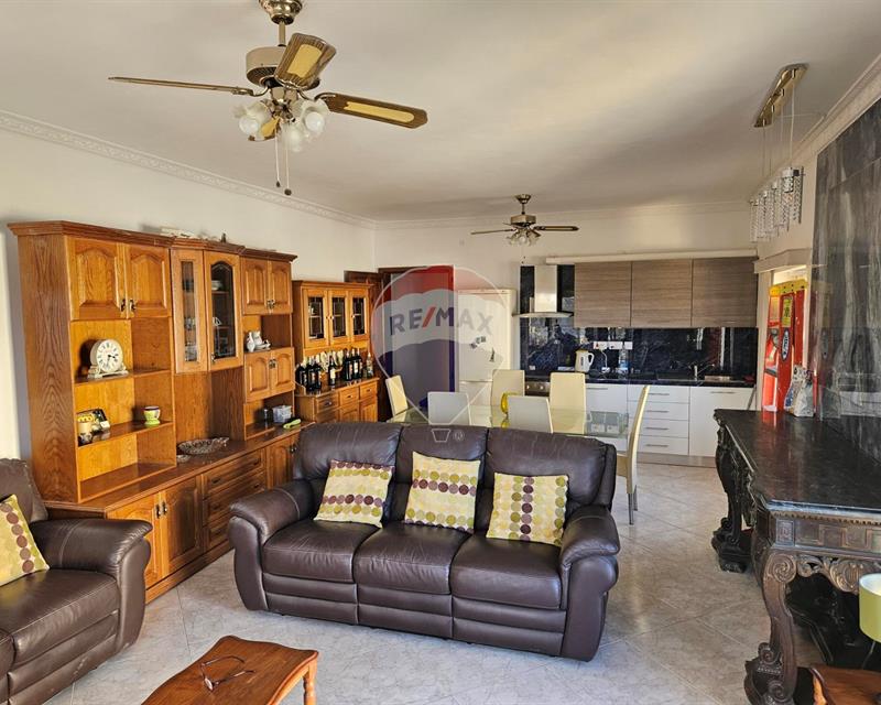 Apartment - For Rent - View 2