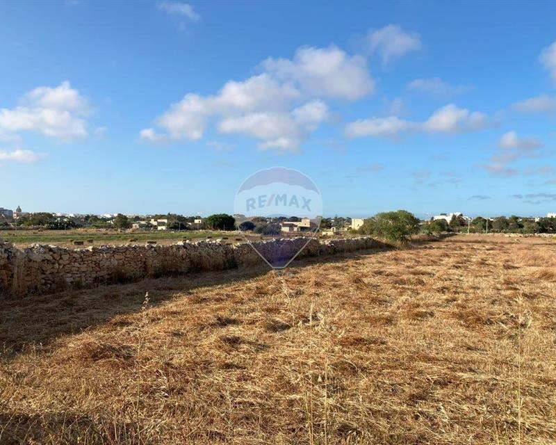 Land in Rabat