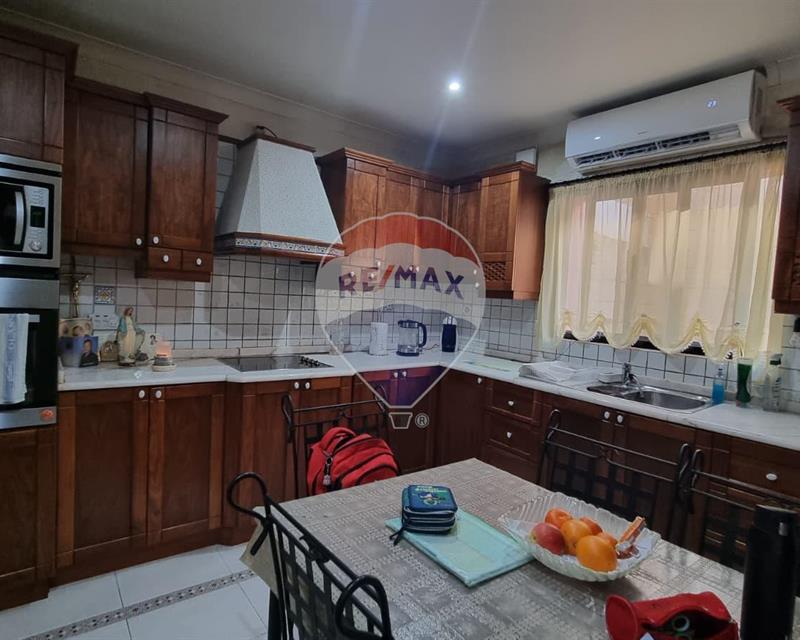 Terraced House - For Sale - View 4