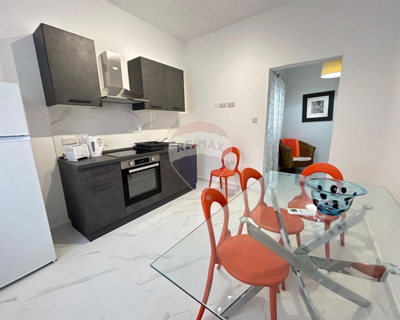 Maisonette - For Rent, Pembroke